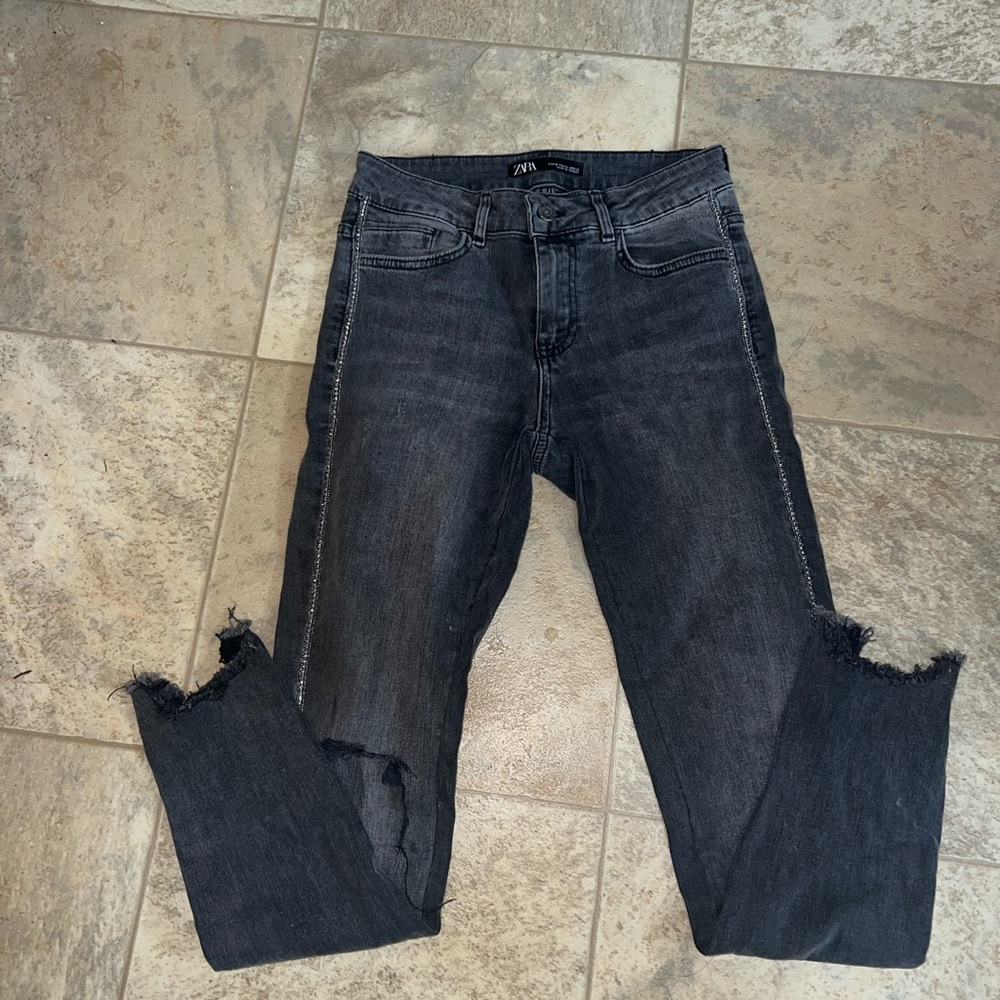 Zara Women's Charcoal Distressed Ankle Jeans